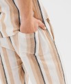 Short large à rayures avec ceinture ajustable pour homme